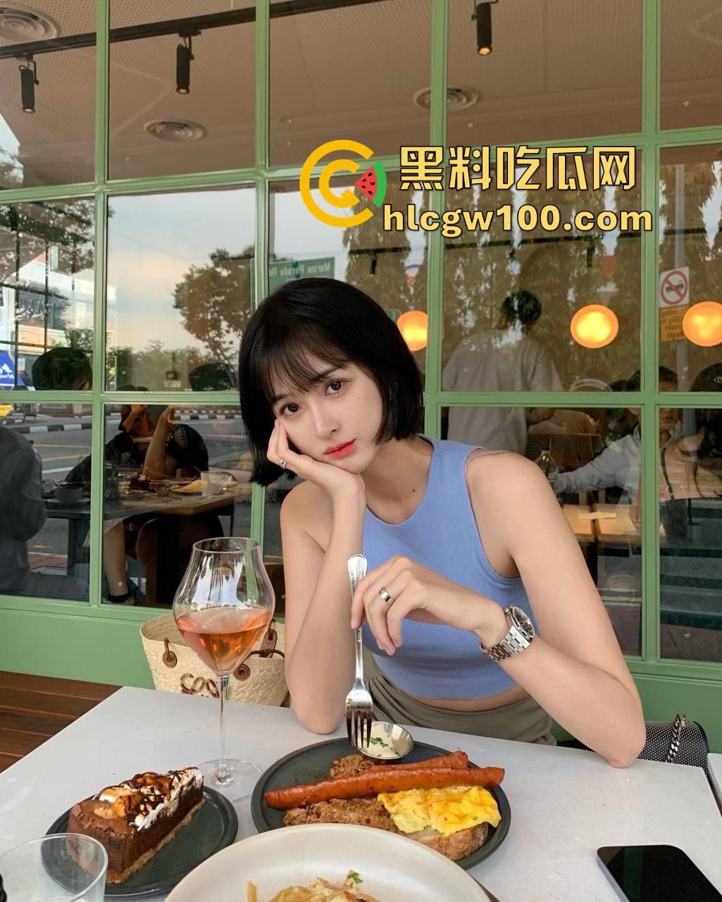 海南政协常委『张泰超』五妻生活奢华曝光,26岁小老婆豪宅震撼人心 一面墙的茅台20万马桶 大老婆还能怎么壕? 第2张 海南政协常委『张泰超』五妻生活奢华曝光,26岁小老婆豪宅震撼人心 一面墙的茅台20万马桶 大老婆还能怎么壕? 第2张