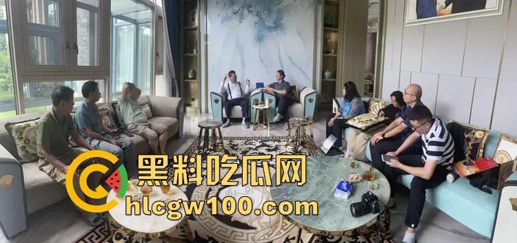 海南政协常委『张泰超』五妻生活奢华曝光,26岁小老婆豪宅震撼人心 一面墙的茅台20万马桶 大老婆还能怎么壕? 第5张 海南政协常委『张泰超』五妻生活奢华曝光,26岁小老婆豪宅震撼人心 一面墙的茅台20万马桶 大老婆还能怎么壕? 第5张