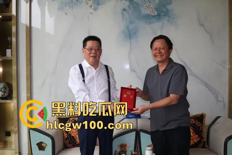 海南政协常委『张泰超』五妻生活奢华曝光,26岁小老婆豪宅震撼人心 一面墙的茅台20万马桶 大老婆还能怎么壕? 第11张 海南政协常委『张泰超』五妻生活奢华曝光,26岁小老婆豪宅震撼人心 一面墙的茅台20万马桶 大老婆还能怎么壕? 第11张