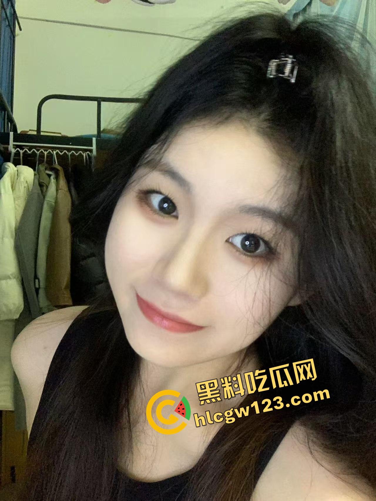 海角乱伦大神 爱吃雪糕啊 亲哥哥半夜帮我煮面吃 我蹲着吃他下面鸡巴! 第3张 海角乱伦大神 爱吃雪糕啊 亲哥哥半夜帮我煮面吃 我蹲着吃他下面鸡巴! 第3张