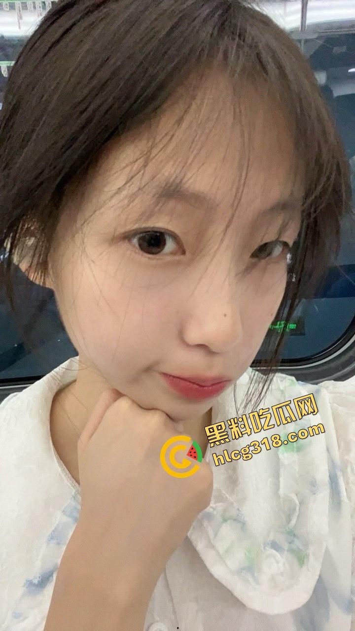 和谐号高铁精虫上脑怎么办?直接带到厕所里口一发,精液在时速220的高铁上喷射在嘴里妙不可言! 第2张 和谐号高铁精虫上脑怎么办?直接带到厕所里口一发,精液在时速220的高铁上喷射在嘴里妙不可言! 第2张