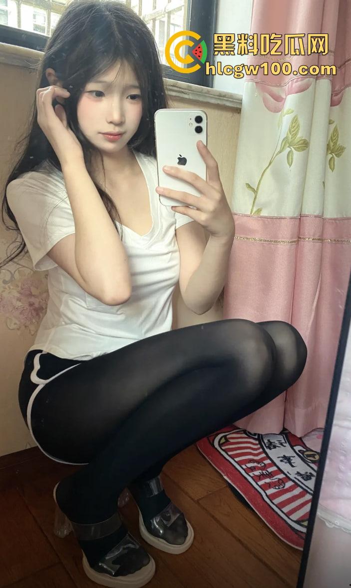 一觉醒来『姜萍』成了擦边主播?抖音版撞脸擦边女『困鼠』出圈,鬼才网友在线封号浪萍,直播间车速无敌! 第5张 一觉醒来『姜萍』成了擦边主播?抖音版撞脸擦边女『困鼠』出圈,鬼才网友在线封号浪萍,直播间车速无敌! 第5张