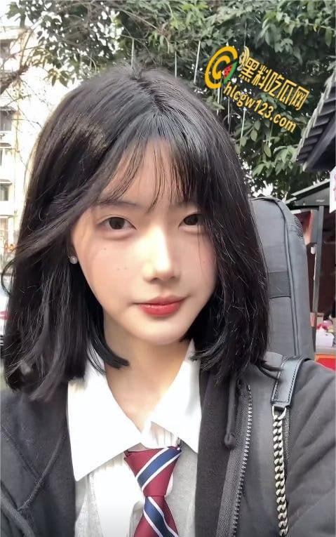 抖音70万粉网红【一只香】福利泄密, 清纯少女大长腿小蜜臀 ,情趣装秀奶子蛮腰太勾人! 第6张 抖音70万粉网红【一只香】福利泄密, 清纯少女大长腿小蜜臀 ,情趣装秀奶子蛮腰太勾人! 第6张