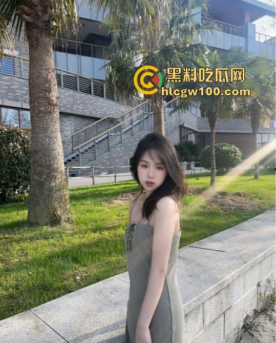 安徽工商学院育才高手,秃顶啤酒肚辅导员操美女学生云盘泄密,床上姿势堪比动作教学! 第2张 安徽工商学院育才高手,秃顶啤酒肚辅导员操美女学生云盘泄密,床上姿势堪比动作教学! 第2张