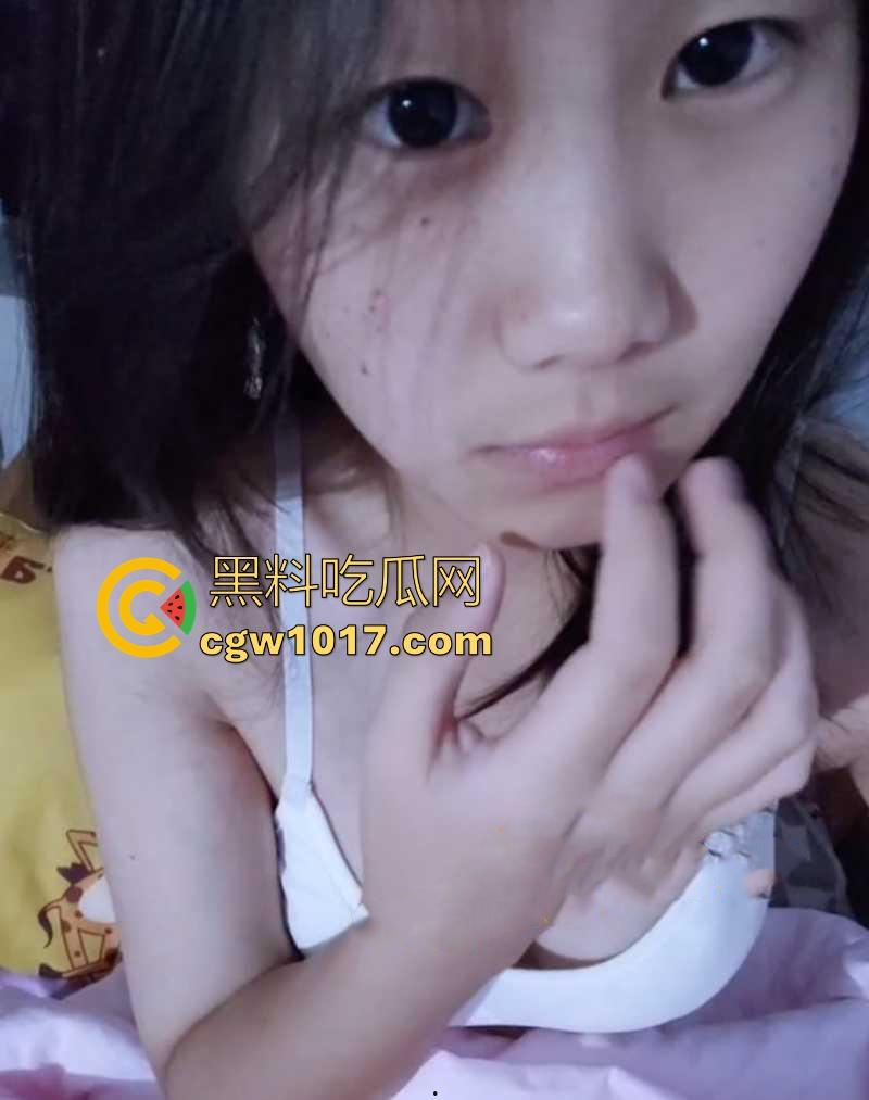 清纯幼师网上聊骚发情,宿舍自拍自慰视频勾引炮友,小小身材竟然有日常大奶,完美的母狗形态啊! 第1张 清纯幼师网上聊骚发情,宿舍自拍自慰视频勾引炮友,小小身材竟然有日常大奶,完美的母狗形态啊! 第1张