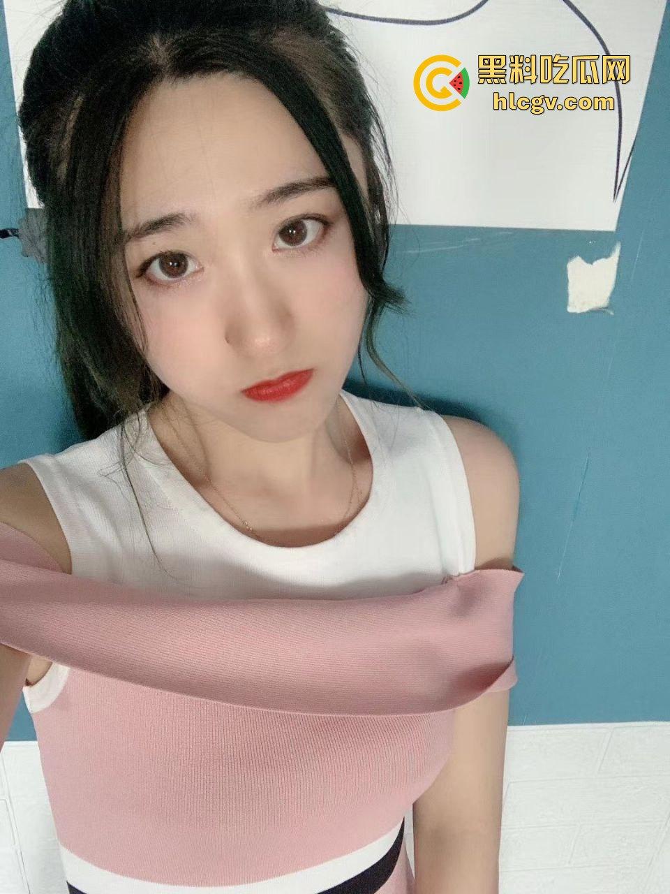 沈阳大学骚女【邓柯欣】社死翻车!背着男友穿黑丝乱搞,视频流出让男友怒戴绿帽! 第1张 沈阳大学骚女【邓柯欣】社死翻车!背着男友穿黑丝乱搞,视频流出让男友怒戴绿帽! 第1张