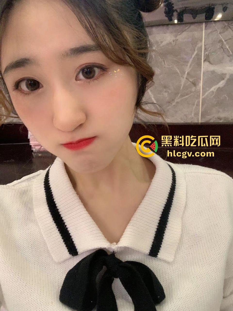 沈阳大学骚女【邓柯欣】社死翻车!背着男友穿黑丝乱搞,视频流出让男友怒戴绿帽! 第3张 沈阳大学骚女【邓柯欣】社死翻车!背着男友穿黑丝乱搞,视频流出让男友怒戴绿帽! 第3张