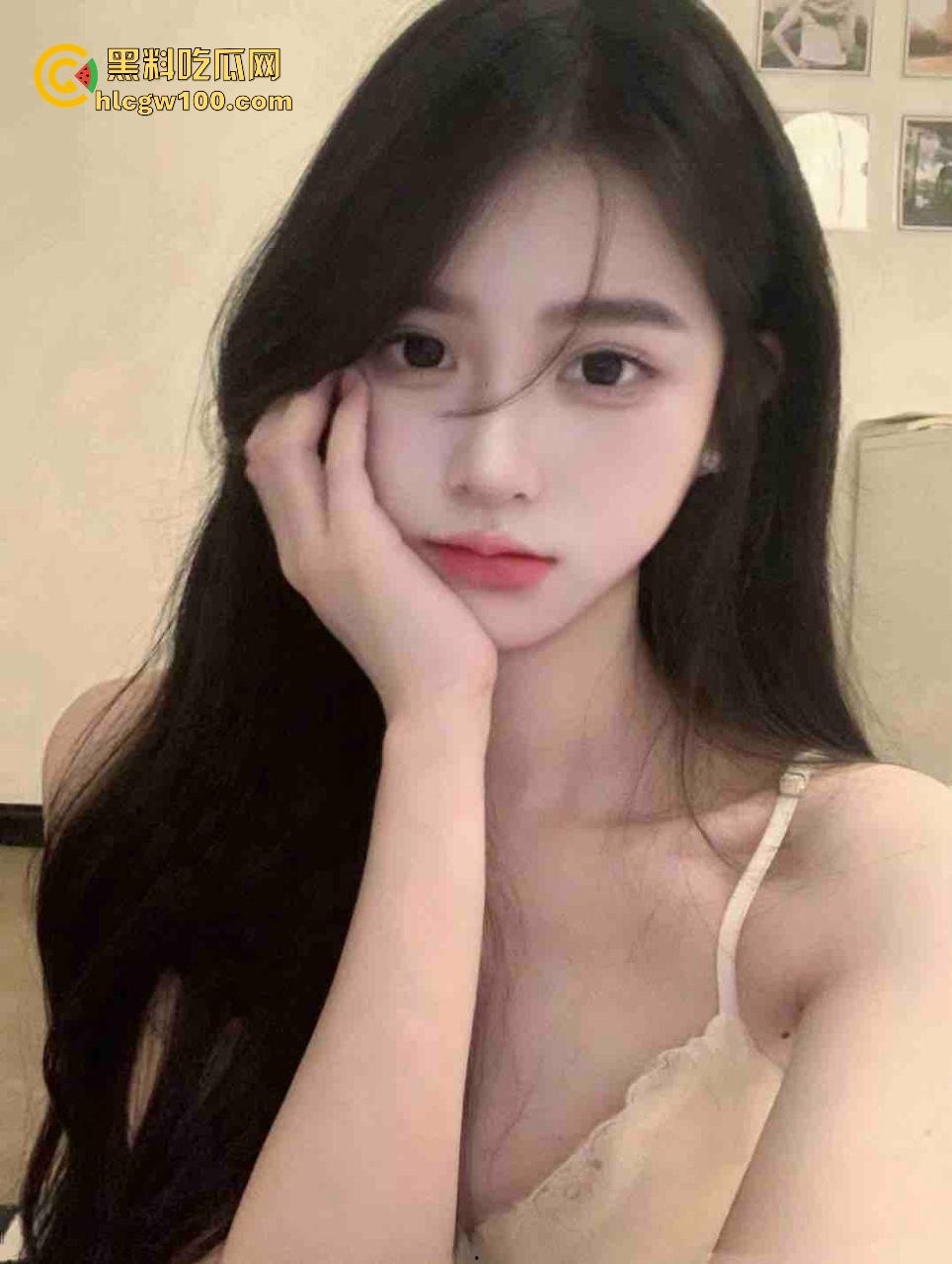 安徽美院【金婉婷】带闺蜜组队找干爹调教,皮鞭伺候拜金女的屁股被抽得像逼一样红,场面骚到不行! 第1张 安徽美院【金婉婷】带闺蜜组队找干爹调教,皮鞭伺候拜金女的屁股被抽得像逼一样红,场面骚到不行! 第1张