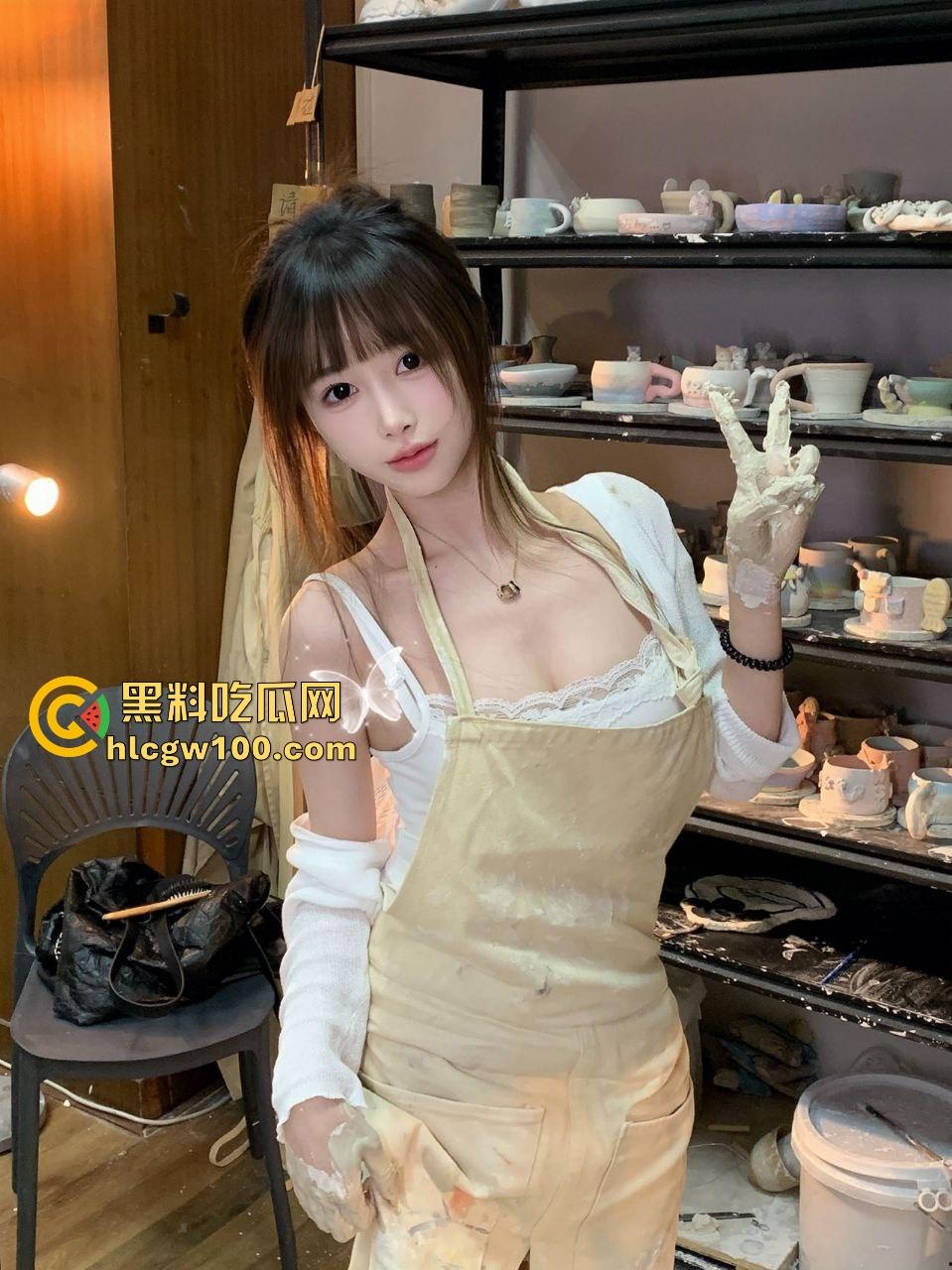 安徽美院【金婉婷】带闺蜜组队找干爹调教,皮鞭伺候拜金女的屁股被抽得像逼一样红,场面骚到不行! 第9张 安徽美院【金婉婷】带闺蜜组队找干爹调教,皮鞭伺候拜金女的屁股被抽得像逼一样红,场面骚到不行! 第9张