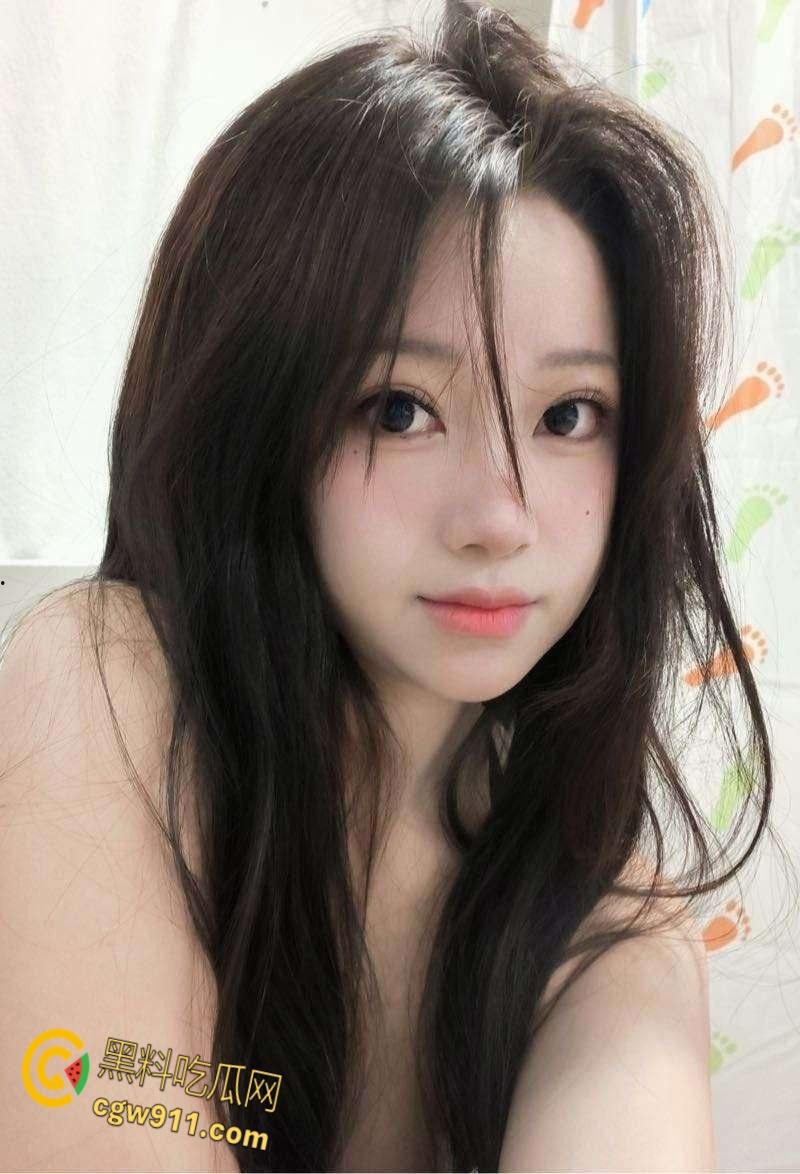 酒店约炮95年眼镜少妇,情趣黑丝道具SM调教,跪地狗趴肛塞口交,无套爆操内射嫩穴,淫荡至极 ! 第1张 酒店约炮95年眼镜少妇,情趣黑丝道具SM调教,跪地狗趴肛塞口交,无套爆操内射嫩穴,淫荡至极 ! 第1张