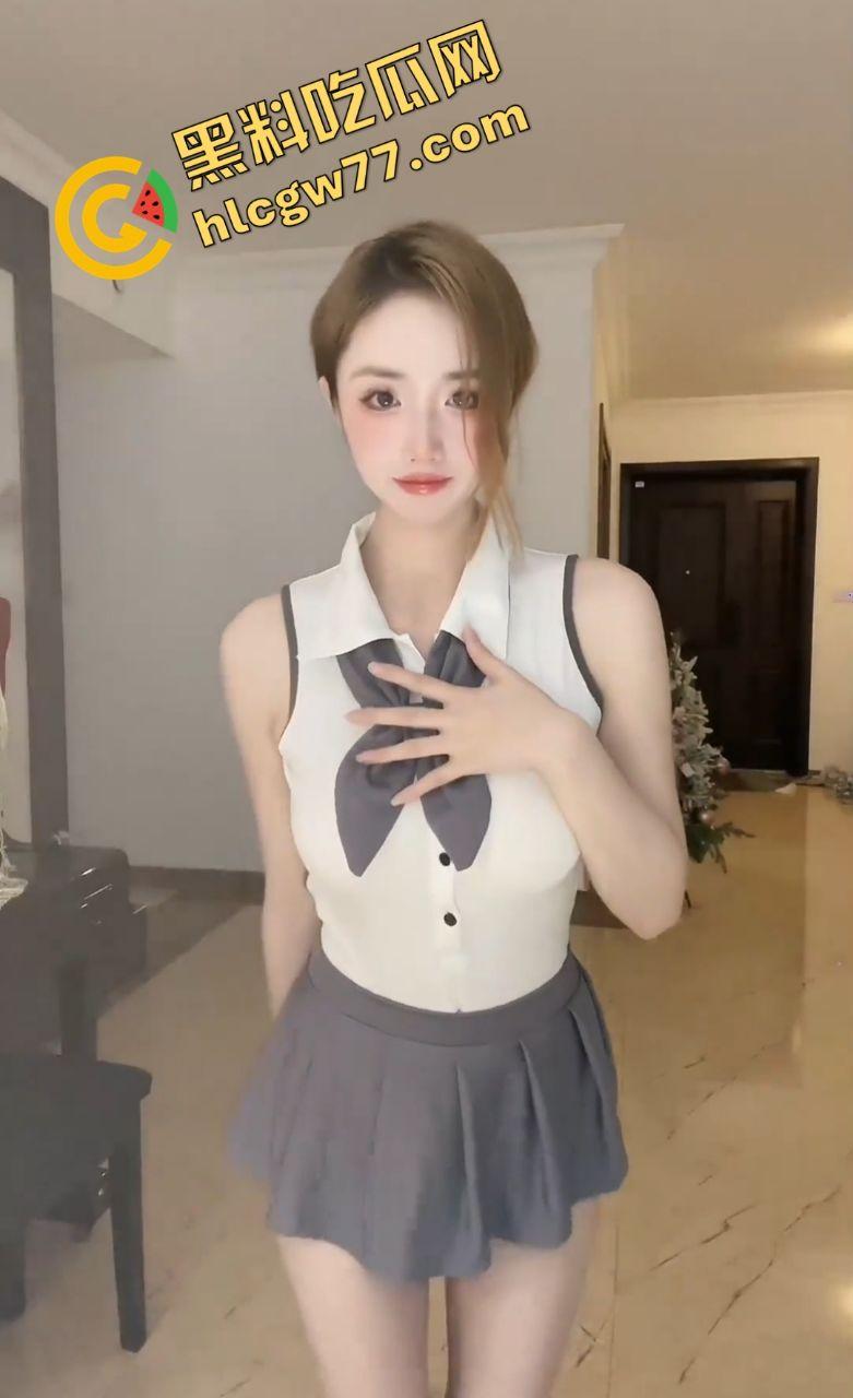 抖音纯情小仙女【焕儿】惊天黑料！厕所自慰被阿姨发现，小母狗本性暴露，粉丝心碎一地！  第1张