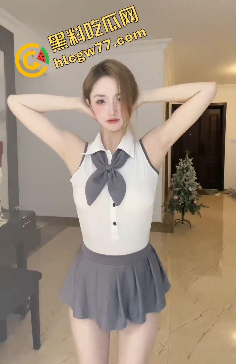 抖音纯情小仙女【焕儿】惊天黑料！厕所自慰被阿姨发现，小母狗本性暴露，粉丝心碎一地！  第2张