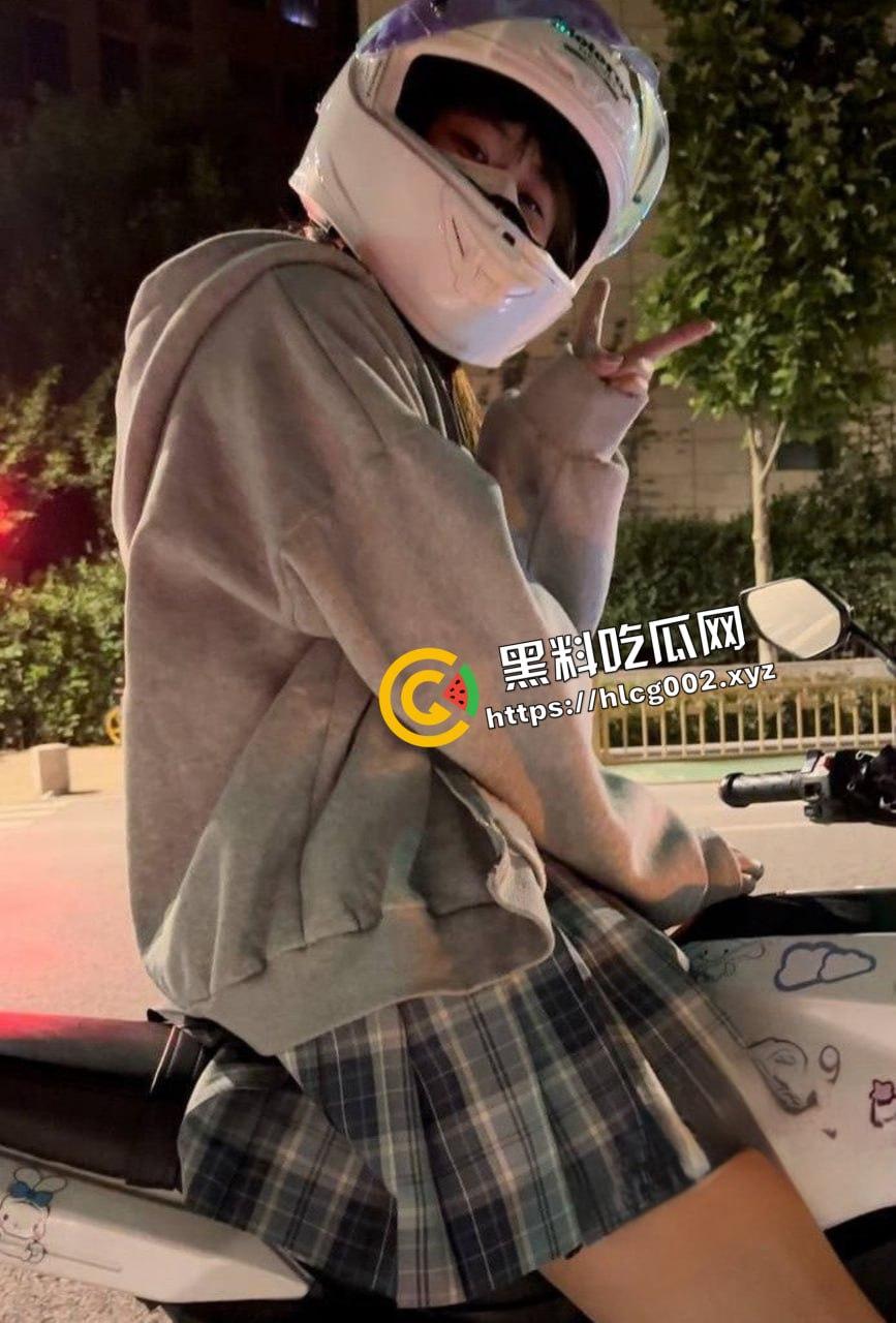 顶级约炮大神江南第一深情猎艳!无套内射04年JK机车萌妹 娇喘诱人! 第2张 顶级约炮大神江南第一深情猎艳!无套内射04年JK机车萌妹 娇喘诱人! 第2张