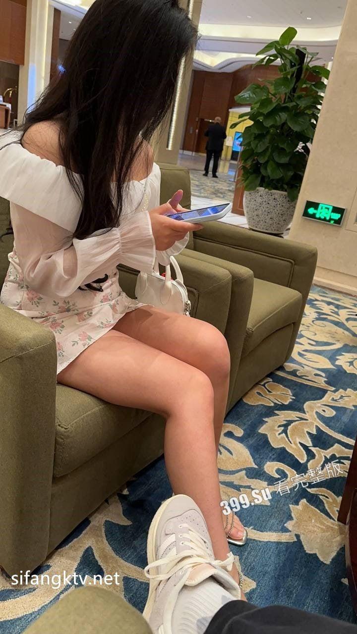 浙江外国语学院 日语专业的大三学生 拜金女 唐云颖 被金主包养的照片和视频流出 玩的真花  第3张