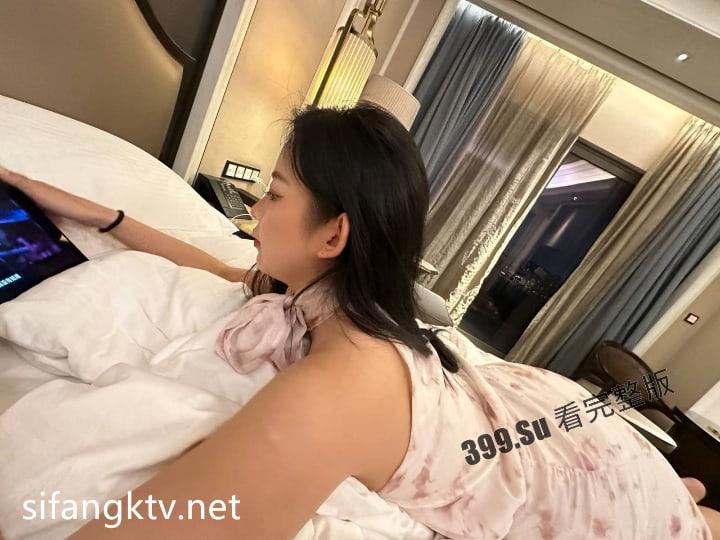 浙江外国语学院 日语专业的大三学生 拜金女 唐云颖 被金主包养的照片和视频流出 玩的真花  第4张