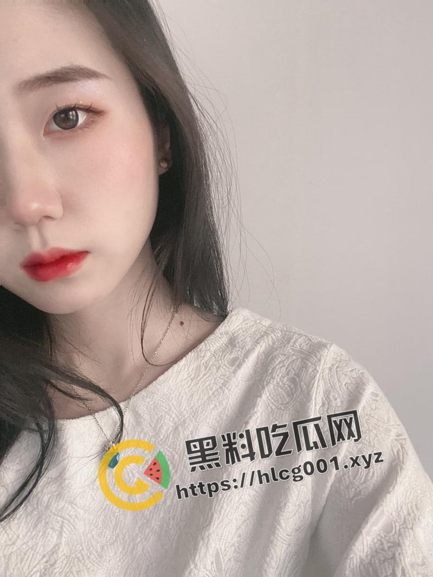 浙江宁波名媛的真实面孔 星巴克手里拿 大屌硬往逼立塞 被操到声嘶力竭还不停下 果然公车就是不心疼  第6张