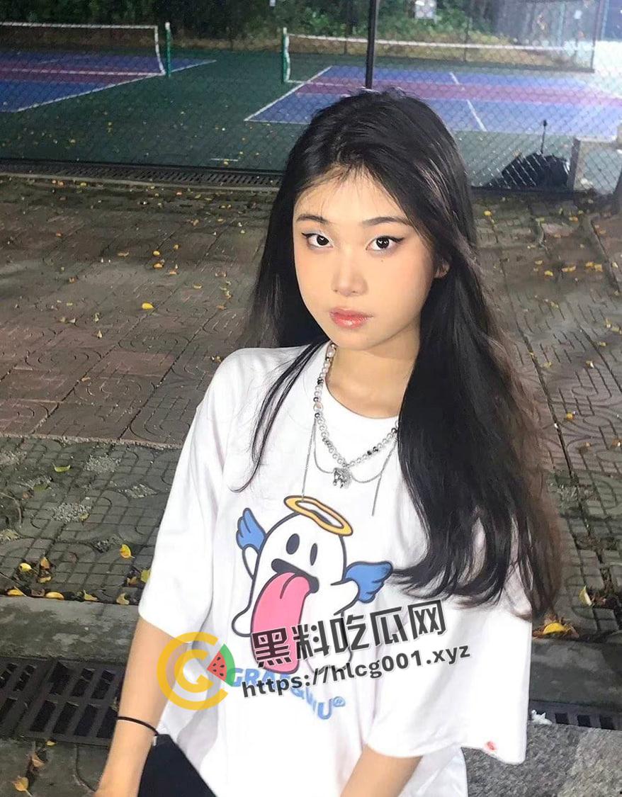 浙江宁波名媛的真实面孔 星巴克手里拿 大屌硬往逼立塞 被操到声嘶力竭还不停下 果然公车就是不心疼  第9张