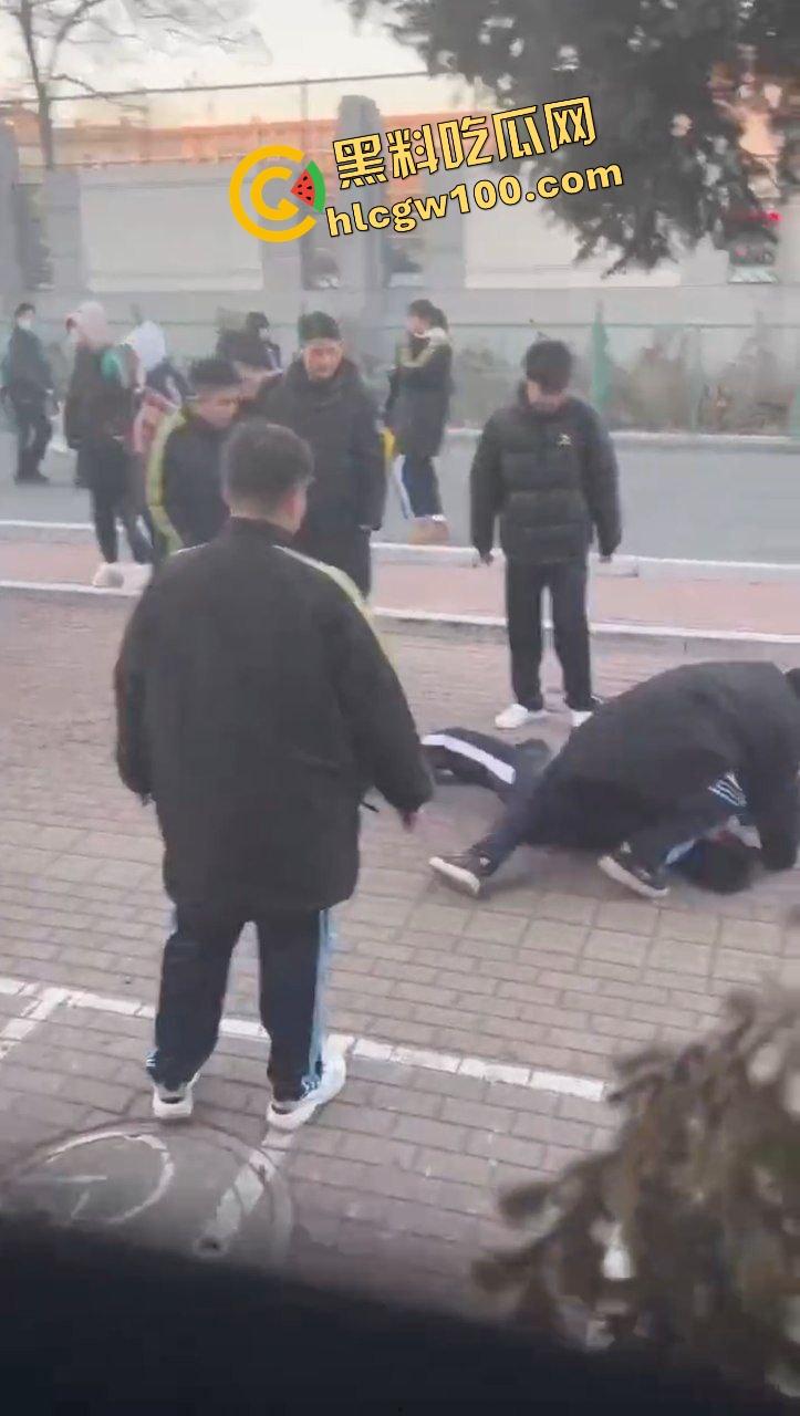 辽宁职高野仔殴打同学,致其后脑勺着地失去知觉,脑部流血不止!年轻真好,倒头就睡 第2张 辽宁职高野仔殴打同学,致其后脑勺着地失去知觉,脑部流血不止!年轻真好,倒头就睡 第2张