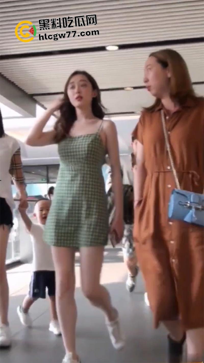 抄底大神冒死偷拍,女明星【蒋梦婕】白嫩长腿至极撩人,小内内清晰可见 后入绝对爽翻了! 第4张 抄底大神冒死偷拍,女明星【蒋梦婕】白嫩长腿至极撩人,小内内清晰可见 后入绝对爽翻了! 第4张