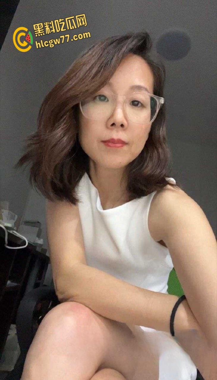 涡阳女校长黑丝诱惑,爆操视频席卷全网,风骚尤物勾魂摄魄,教育圈大戏火辣上演! 第3张 涡阳女校长黑丝诱惑,爆操视频席卷全网,风骚尤物勾魂摄魄,教育圈大戏火辣上演! 第3张