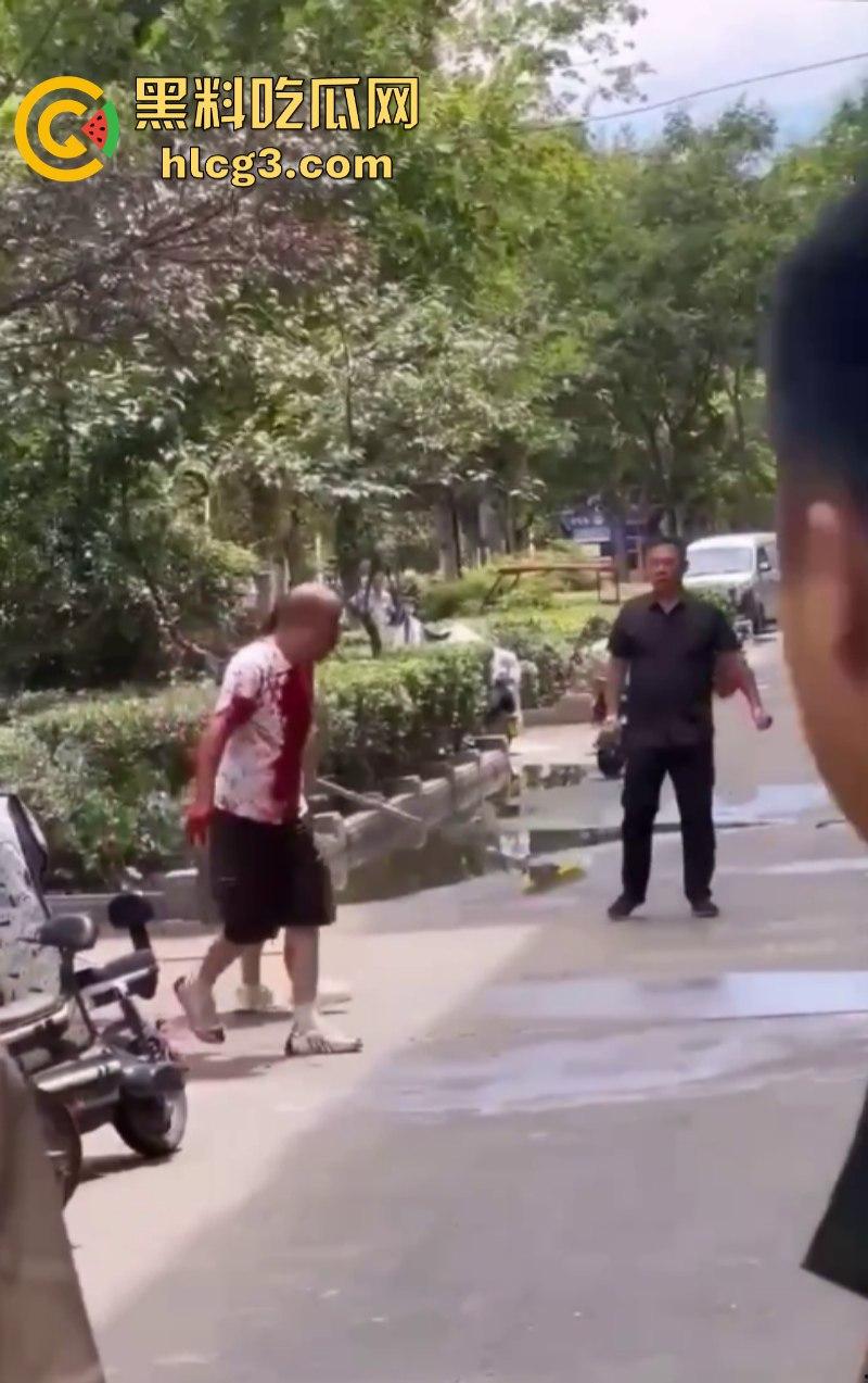 女人惹的祸！河南永城一光头男子被黑衣男子持刀刺伤致死  第7张