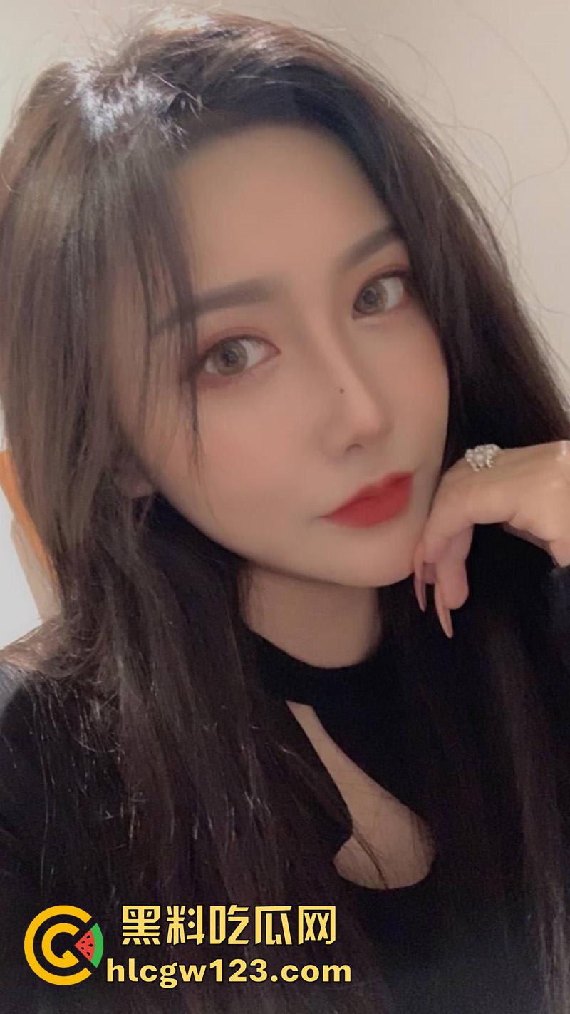 万人求洛阳人妻5P门事件，绿帽男主动献妻给兄弟，嫌弃人不够还叫来男技师，精彩群p太刺激了！  第1张