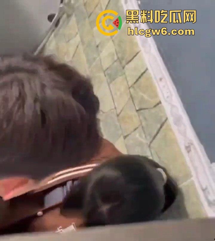 学生在课余时间在厕所后入女同学，女孩都不敢吭声 这也太刺激了吧！独家爆料！  第6张