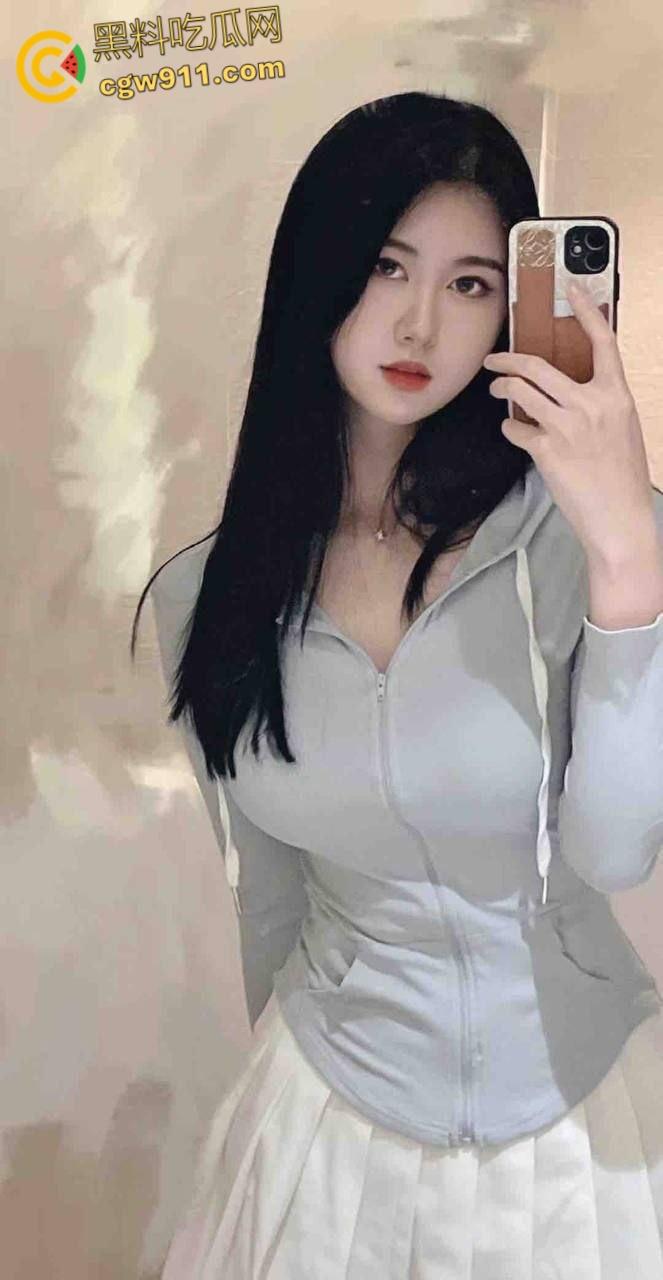 江西财经大学校花【杜菲菲】，约炮不雅视频泄露，戴手铐撅臀被无套爆操，颜射口爆淫照流出，纯纯的反差母狗！  第2张