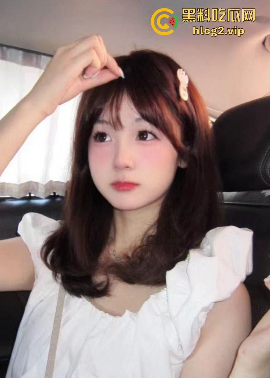 白虎嫩妹林维欣被男友后入爆操！蜜汁呻吟配合狂野抽插，微肉感身材太骚了！  第1张