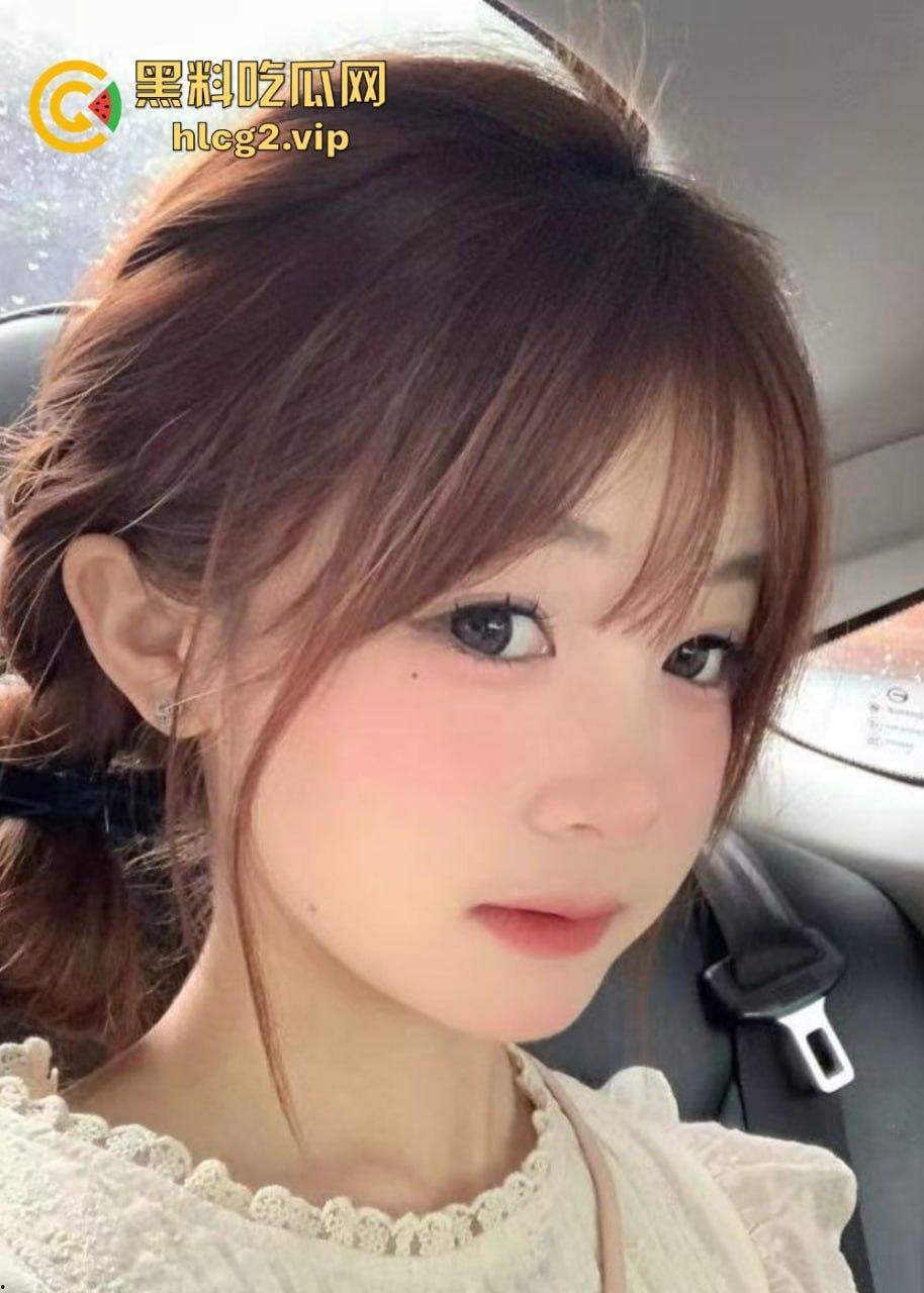 白虎嫩妹林维欣被男友后入爆操！蜜汁呻吟配合狂野抽插，微肉感身材太骚了！  第3张