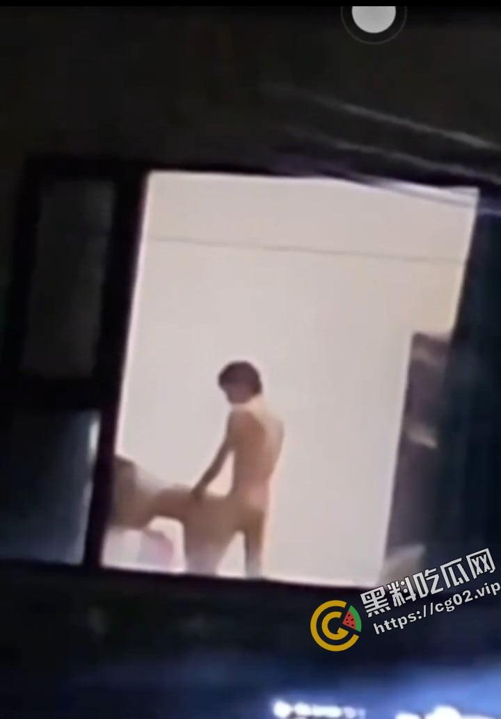项城国宾暮云酒店 二楼落地窗前情侣上演活春宫 后入爆操双马尾小萝莉 被路人偷拍疯传  第4张