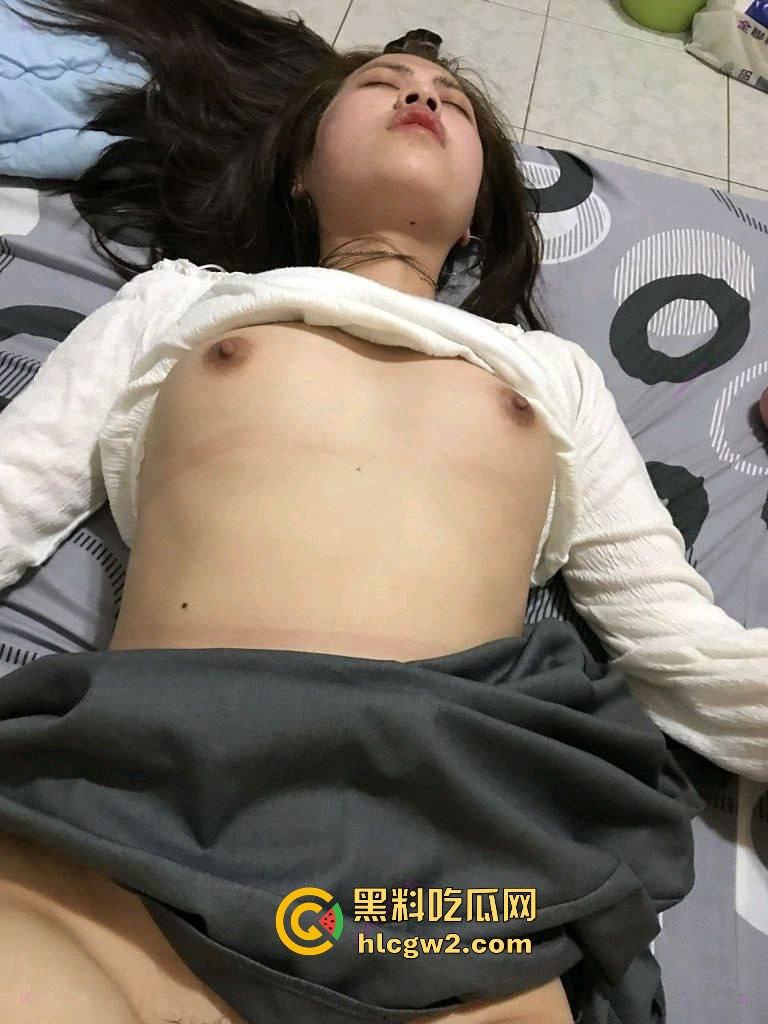 台州骚婊『张婉清』被灌酒带回家醉后爆操 脱光极品奶子弹性惊人 小穴湿到不行 被干得大叫求操爽翻天！  第4张