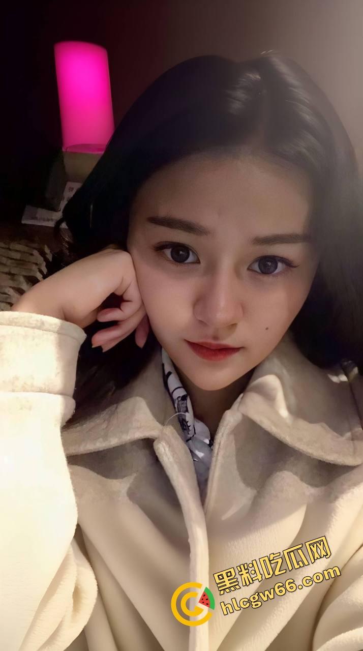 贤妻良母装不住了，翠河县人事科骚货人妻【杜晓媚】出轨同事被老公抓现行，母狗姿势曝光全网！  第2张