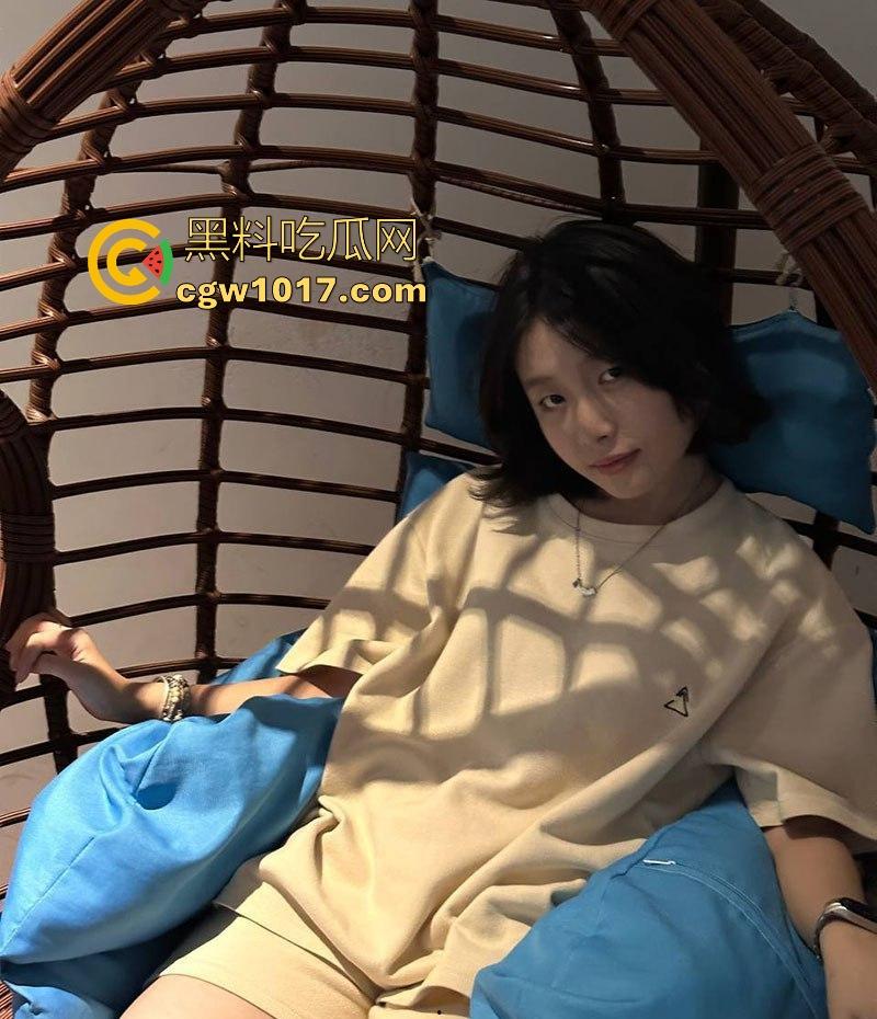 山东极品母狗【李雯琪】露脸被肏视频疯传,嫩穴夹到发音走调，男友抽插抽到她语无伦次狂叫求饶！  第2张