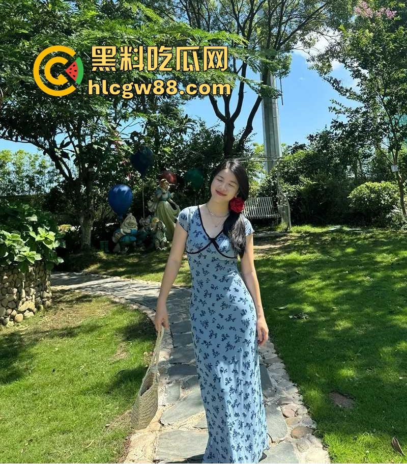 湖南反差人妻【张欣】背着老公与情夫裸聊调情 阴毛旺盛性欲极强  撅臀揉穴玩到喷水 第4张