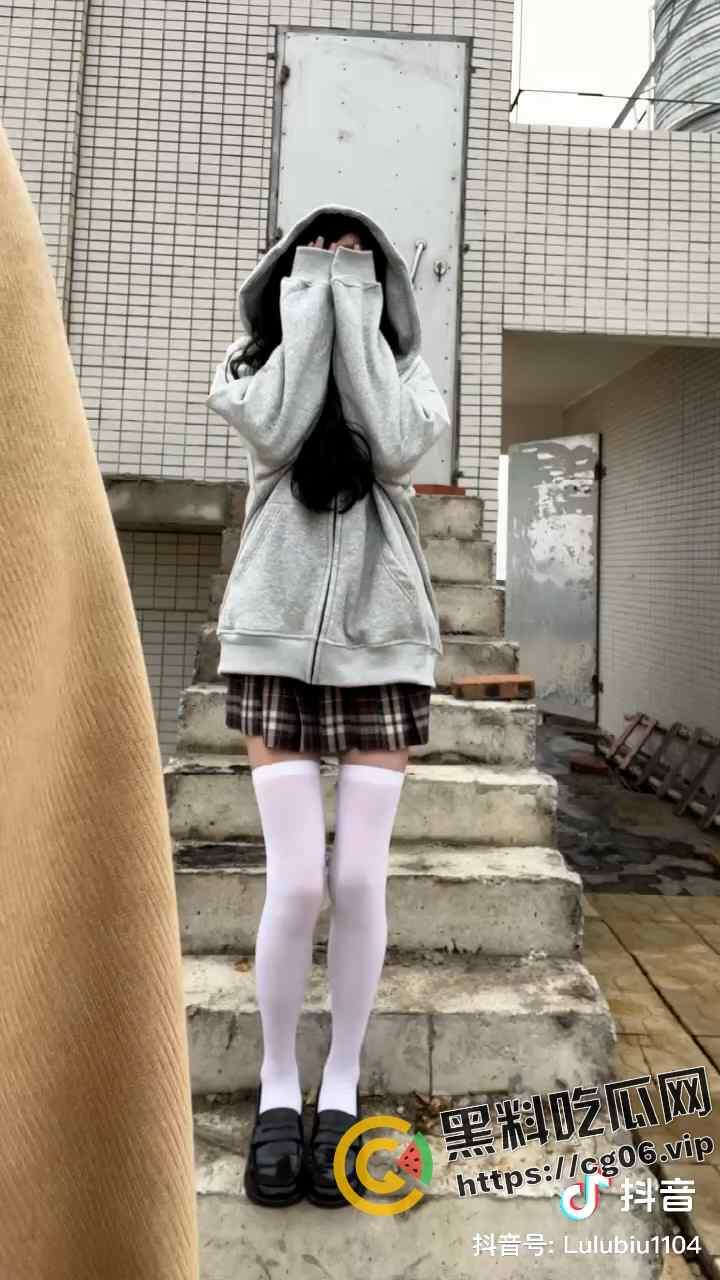 开盒抖音三百万身材博主【卢卢biu】首次露脸公开 史诗级照骗 好悬没给我牛牛吓萎了  第4张