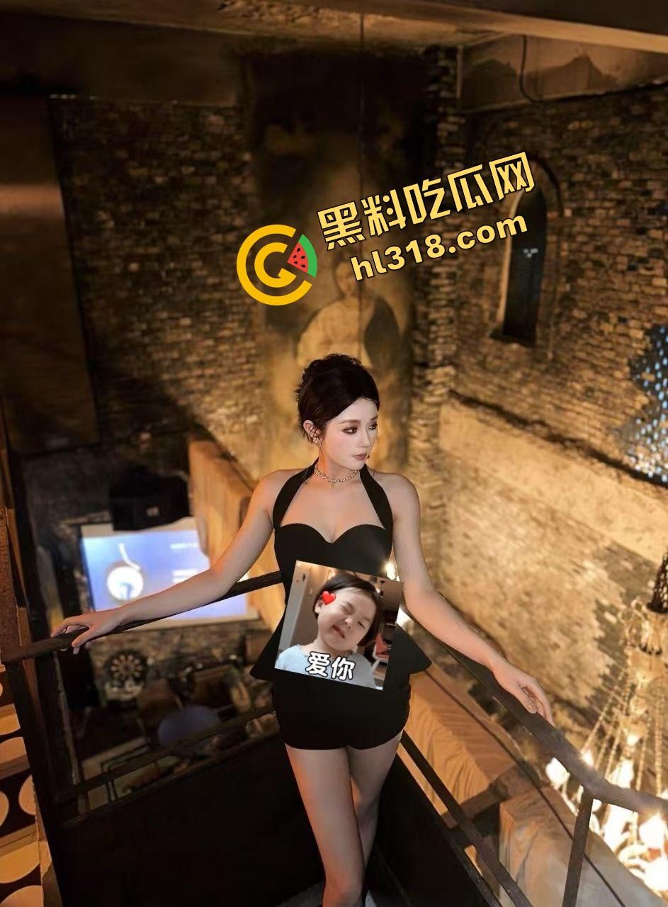 极品少女1V7大战现场，全程轮番吞精液，挨个排队撸管喂射她嘴里，都说没见过这么耐操的母狗！  第2张