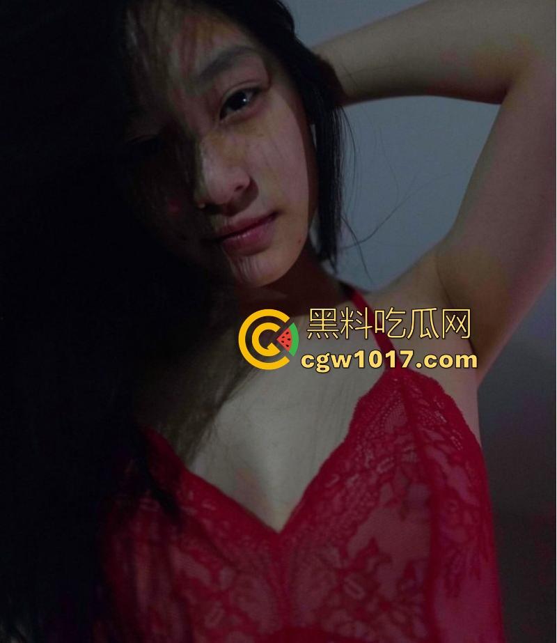 英国高颜值留学生性爱视频惨遭曝光，极品尤物身材，舔屌口技一流，无套后入爆操热精灌满骚穴！  第3张