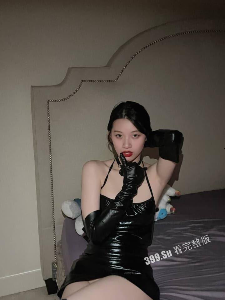 东北师范大学 王雨沫 极品反差婊 学美术拥有高颜值模特身材 被摄影师骗上床当母狗  调教视频流出 第14张