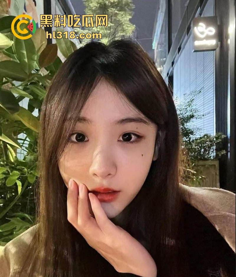 广西师范大学【秦玉莹】与男友性爱视频曝光流出！床上化身淫荡尤物，边被猛操边玩玩具，淫水狂流！  第1张