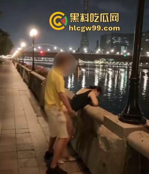 绿帽届天花板！【宇宙的琴弦】让同学在广州塔操自己的老婆，一边后入一边欣赏小蛮腰夜景，内容炸裂！  第3张