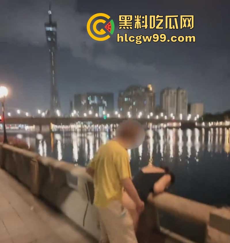 绿帽届天花板！【宇宙的琴弦】让同学在广州塔操自己的老婆，一边后入一边欣赏小蛮腰夜景，内容炸裂！  第10张