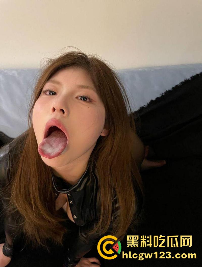 推特顶级女神【oOooo】,巨乳骚逼小母狗,巨乳肥臀修长美腿,顶级嫩模私拍曝光 第1张 推特顶级女神【oOooo】,巨乳骚逼小母狗,巨乳肥臀修长美腿,顶级嫩模私拍曝光 第1张