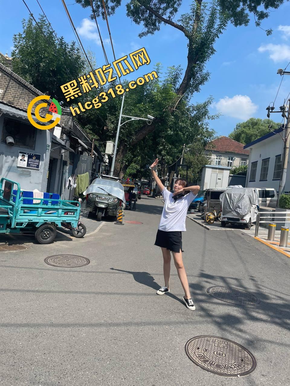 西安培华学院『赵露媛』火车上撕烂牛仔裤被爆操，女大坐车出游直接坐上男友鸡巴，全程自拍记录高潮表情！  第6张