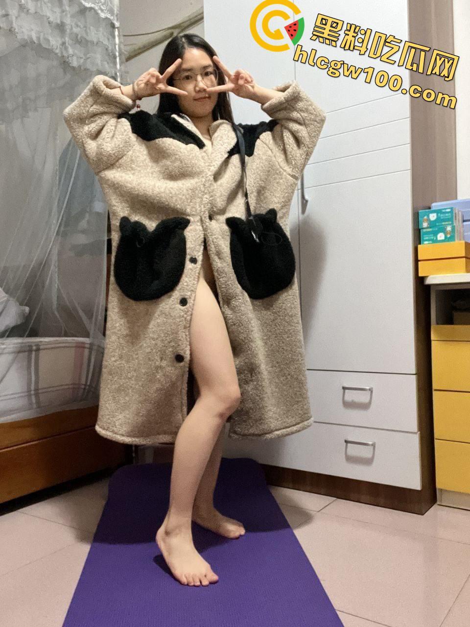 吉大高学历反差研究生【李秋月】，初经人事的她在镜头前卖力而又笨拙的展示自己的酮体  第14张