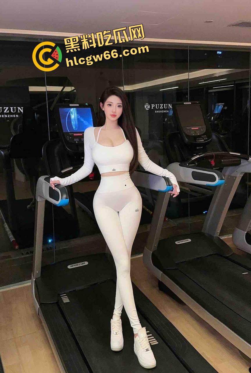 不怕女神骚，就怕女神会练腰，健身房女神『沐沐 』大奶水蛇腰操起来顶爆天花板，操起来腰比肉棒还灵活！  第4张