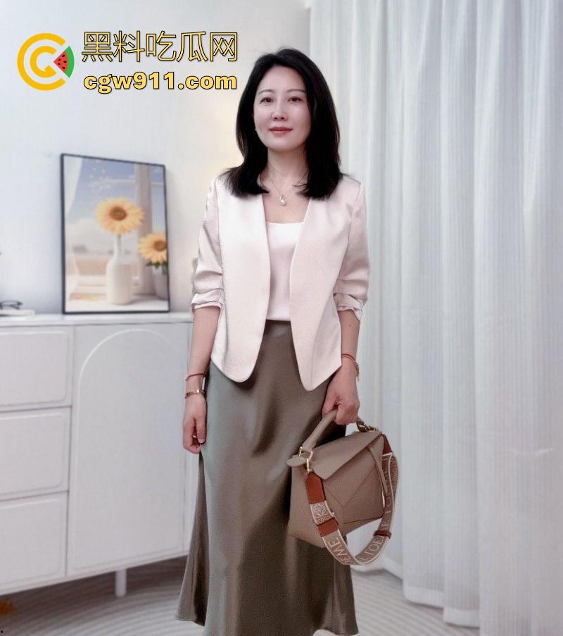 深夜聚会喝多,在阳痿哥哥旁边后入暴操嫂子,无套后入打桩,紧张刺激全程无尿点! 第1张 深夜聚会喝多,在阳痿哥哥旁边后入暴操嫂子,无套后入打桩,紧张刺激全程无尿点! 第1张