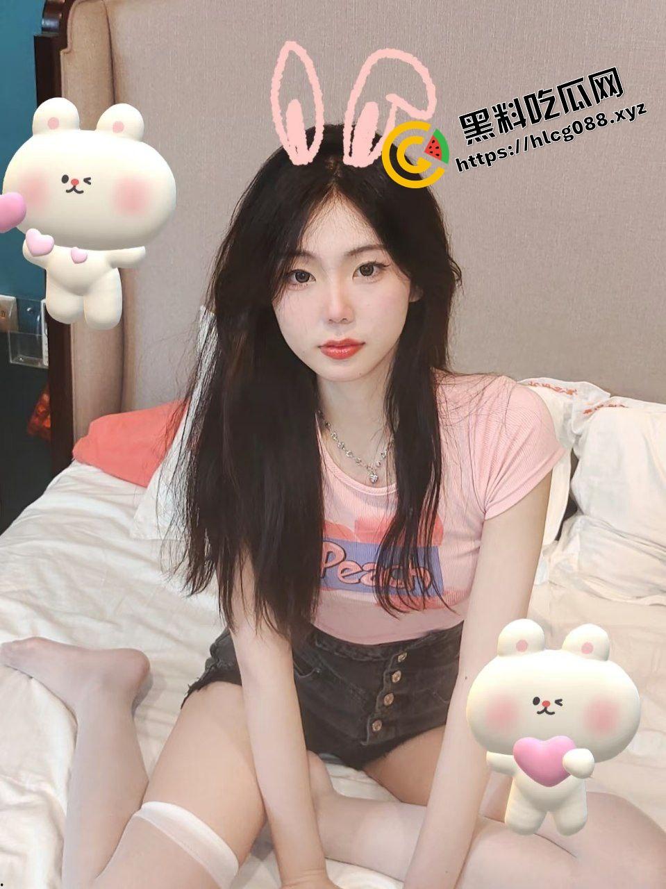 主人各种调教理工学院女学生，线上网调聊骚认错跪地磕头认罪，线下像狗一样牵着SM爬行！  第2张