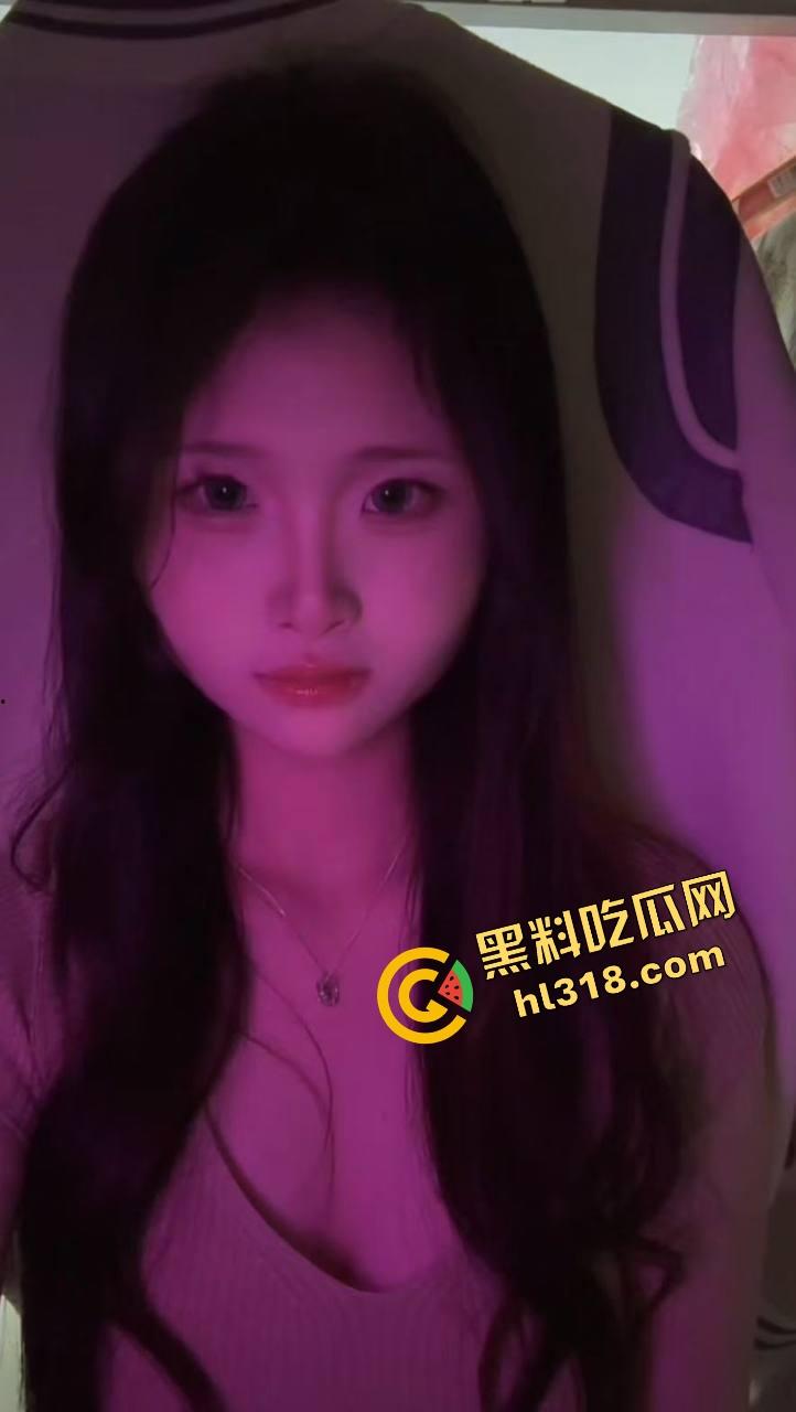 注意音量,史上最吓人的叫床声,是尖叫鸡大战震动棒,女的边操边鬼吼,男的以为打通任督二脉! 第3张 注意音量,史上最吓人的叫床声,是尖叫鸡大战震动棒,女的边操边鬼吼,男的以为打通任督二脉! 第3张