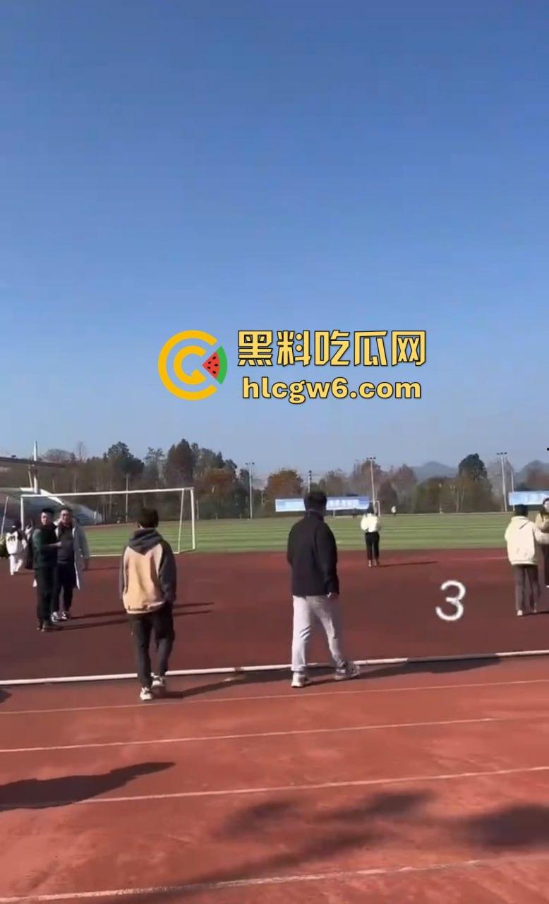 贵州遵义飙车哥路斯特霸气漂移进医药高等专科校园，操场草坪惨成赛车道，赔偿金额直接把人吓软！  第3张